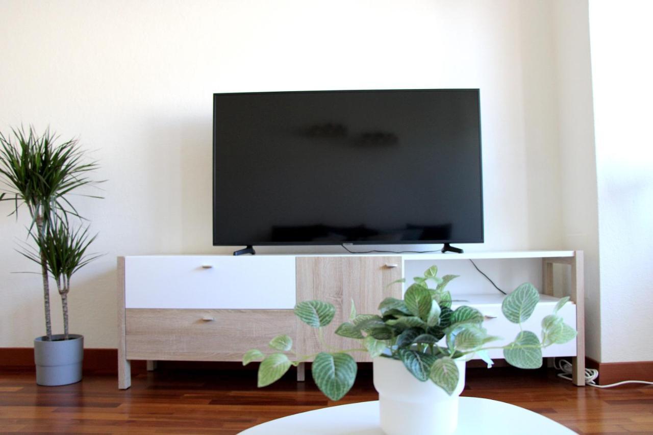 Cozy Apartment With Free Parking & Close To Lake Lugano Exterior photo
